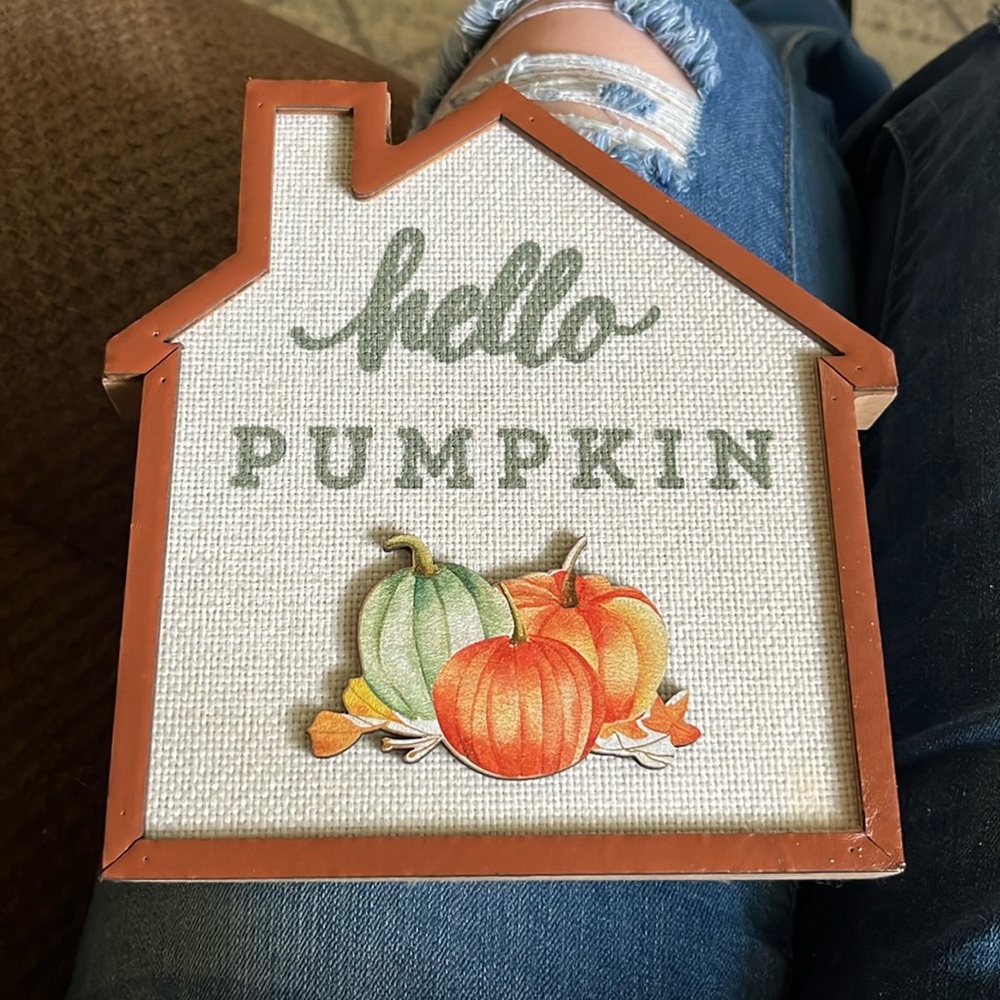 Hello pumpkin house decor